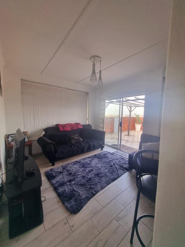 1 Bedroom Property for Sale in Glenwood KwaZulu-Natal