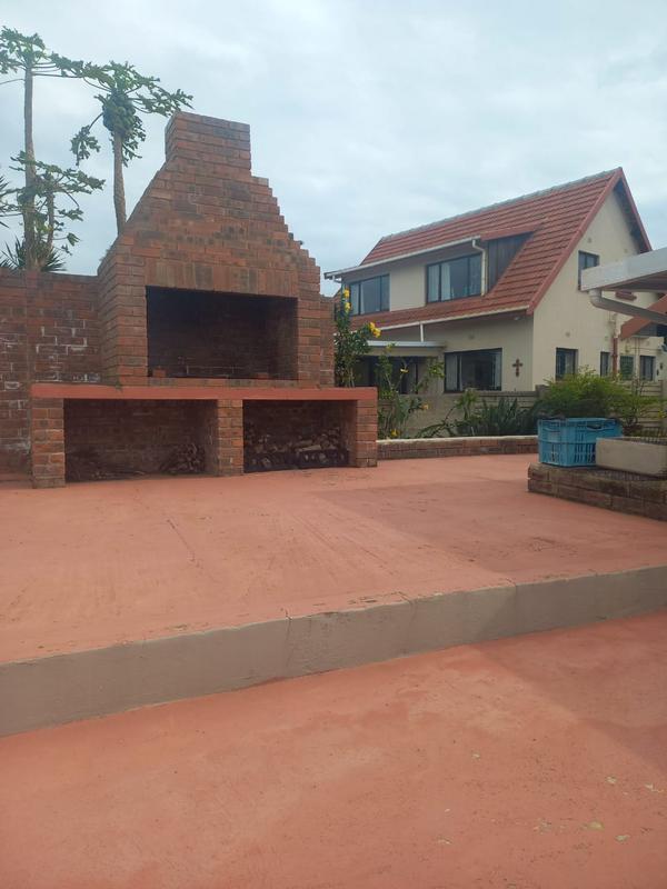 5 Bedroom Property for Sale in Umkomaas KwaZulu-Natal