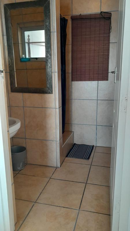 To Let 1 Bedroom Property for Rent in Umkomaas KwaZulu-Natal