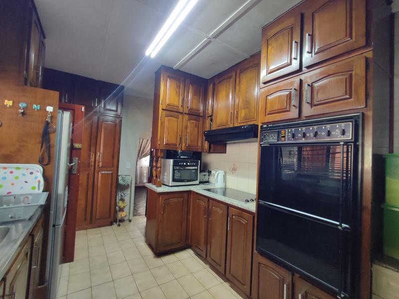 4 Bedroom Property for Sale in Yellowwood Park KwaZulu-Natal