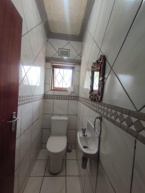 4 Bedroom Property for Sale in Yellowwood Park KwaZulu-Natal