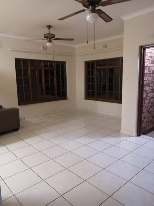 2 Bedroom Property for Sale in Umkomaas KwaZulu-Natal