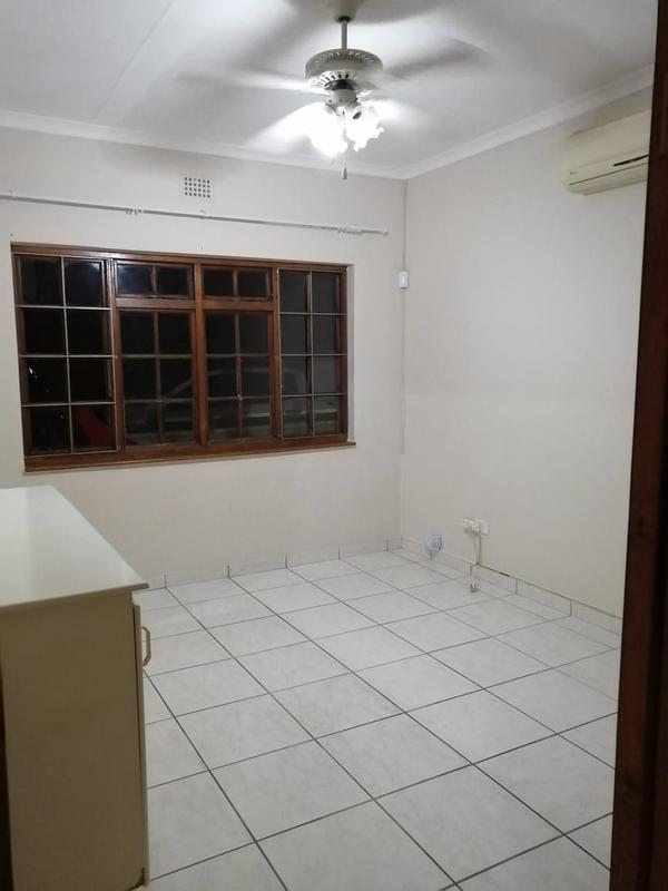 2 Bedroom Property for Sale in Umkomaas KwaZulu-Natal