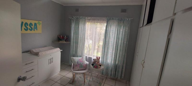 To Let 4 Bedroom Property for Rent in Richem KwaZulu-Natal