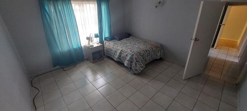 To Let 4 Bedroom Property for Rent in Richem KwaZulu-Natal