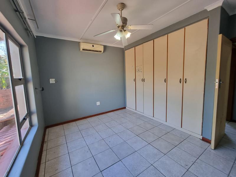 5 Bedroom Property for Sale in Nyala Park KwaZulu-Natal