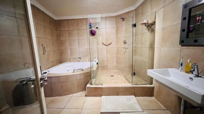 4 Bedroom Property for Sale in Reservoir Hills KwaZulu-Natal