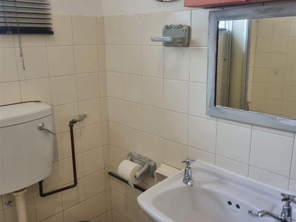 1 Bedroom Property for Sale in Anerley KwaZulu-Natal