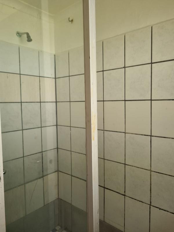 6 Bedroom Property for Sale in Hibberdene KwaZulu-Natal