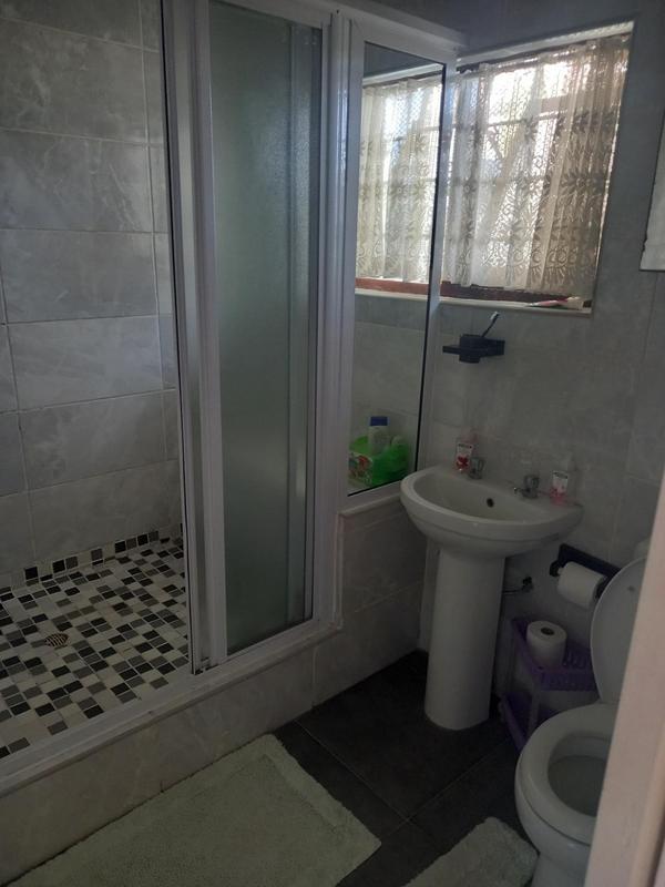 To Let 2 Bedroom Property for Rent in Amanzimtoti KwaZulu-Natal