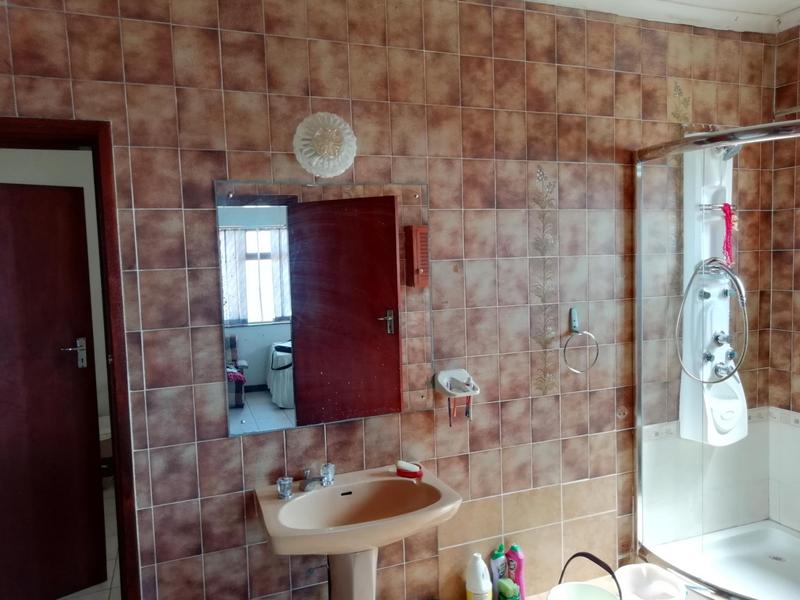6 Bedroom Property for Sale in Park Rynie KwaZulu-Natal