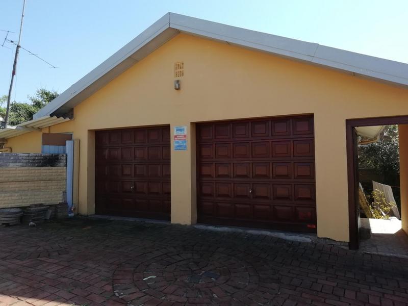 6 Bedroom Property for Sale in Park Rynie KwaZulu-Natal