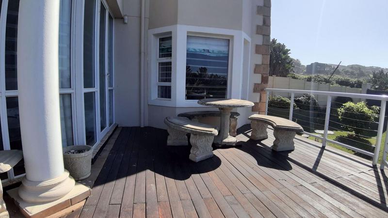 5 Bedroom Property for Sale in Hibberdene KwaZulu-Natal