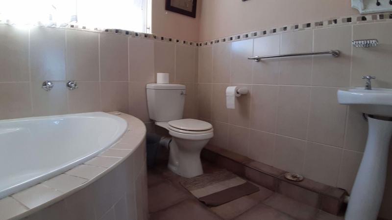 5 Bedroom Property for Sale in Hibberdene KwaZulu-Natal