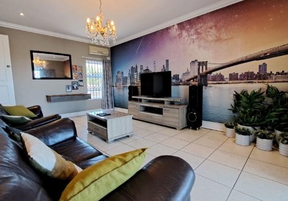 5 Bedroom Property for Sale in St Michaels On Sea KwaZulu-Natal