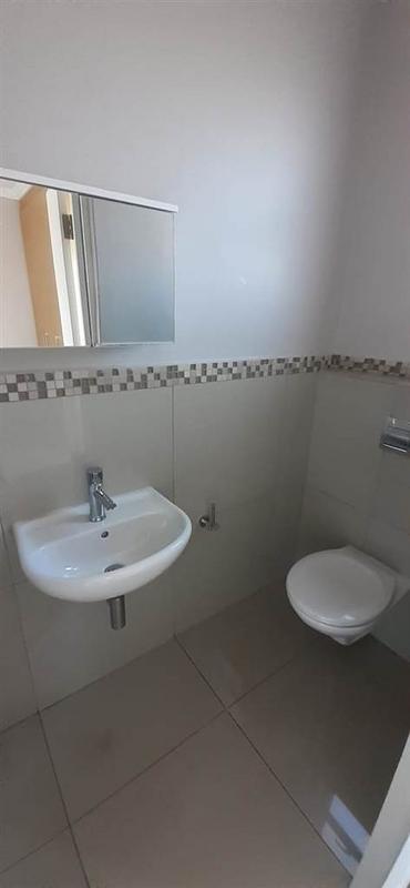 To Let 3 Bedroom Property for Rent in Umhlanga Ridge KwaZulu-Natal