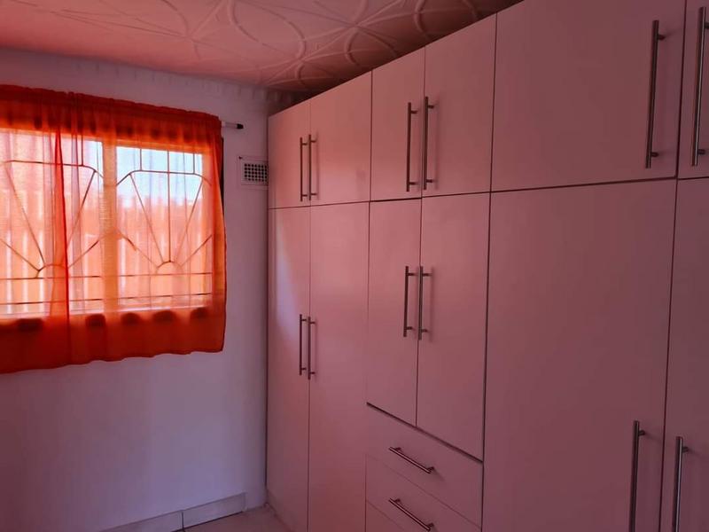 1 Bedroom Property for Sale in Wentworth KwaZulu-Natal