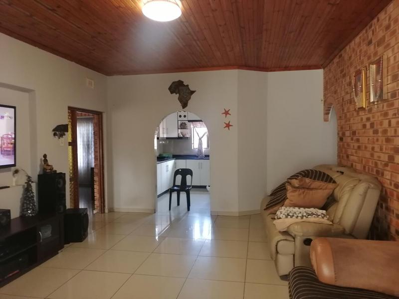 To Let 4 Bedroom Property for Rent in Brackenham KwaZulu-Natal