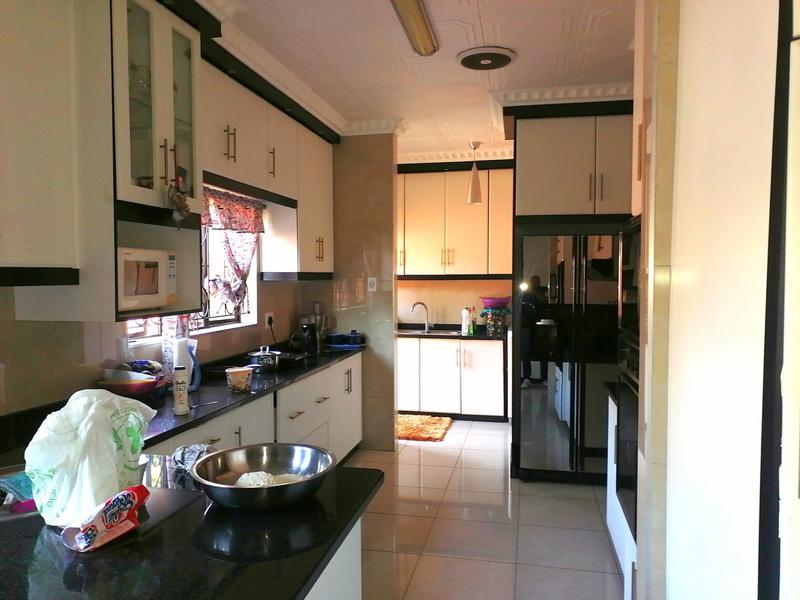 To Let 4 Bedroom Property for Rent in Brackenham KwaZulu-Natal