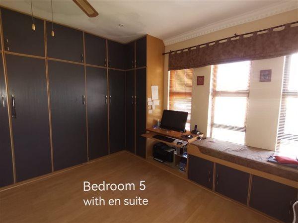 5 Bedroom Property for Sale in Overport KwaZulu-Natal