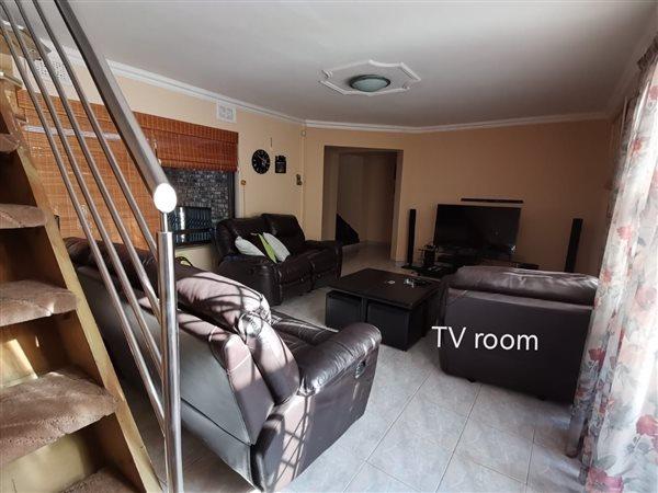 5 Bedroom Property for Sale in Overport KwaZulu-Natal