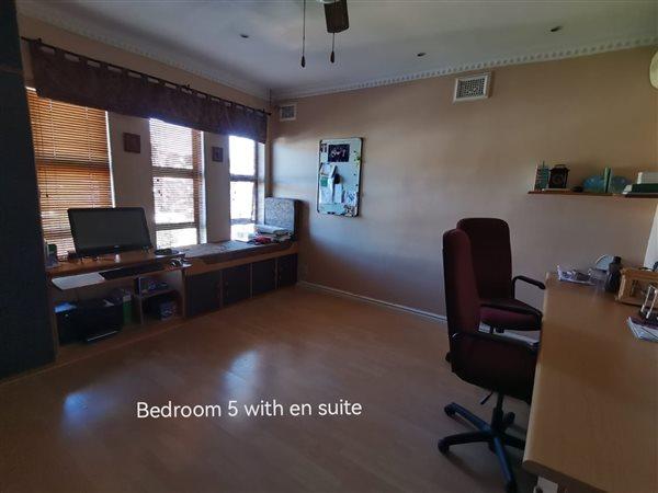 5 Bedroom Property for Sale in Overport KwaZulu-Natal