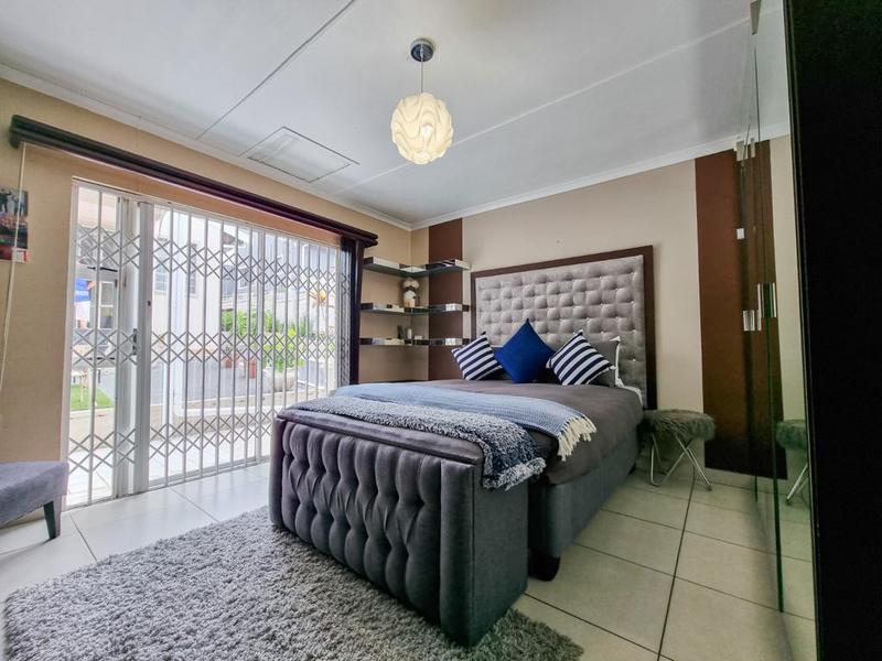 5 Bedroom Property for Sale in Woodview KwaZulu-Natal