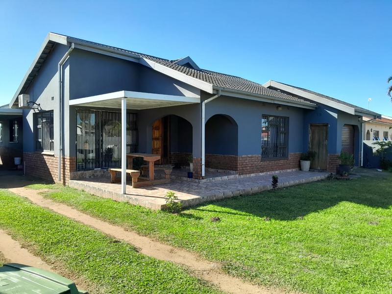 4 Bedroom Property for Sale in Esikhawini KwaZulu-Natal