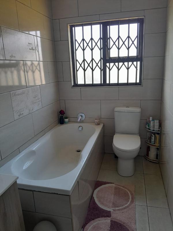4 Bedroom Property for Sale in Esikhawini KwaZulu-Natal