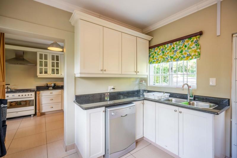 4 Bedroom Property for Sale in Kloof KwaZulu-Natal
