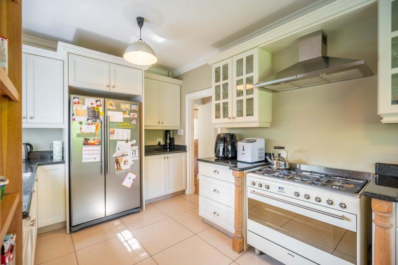 4 Bedroom Property for Sale in Kloof KwaZulu-Natal