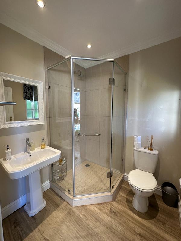 4 Bedroom Property for Sale in Kloof KwaZulu-Natal