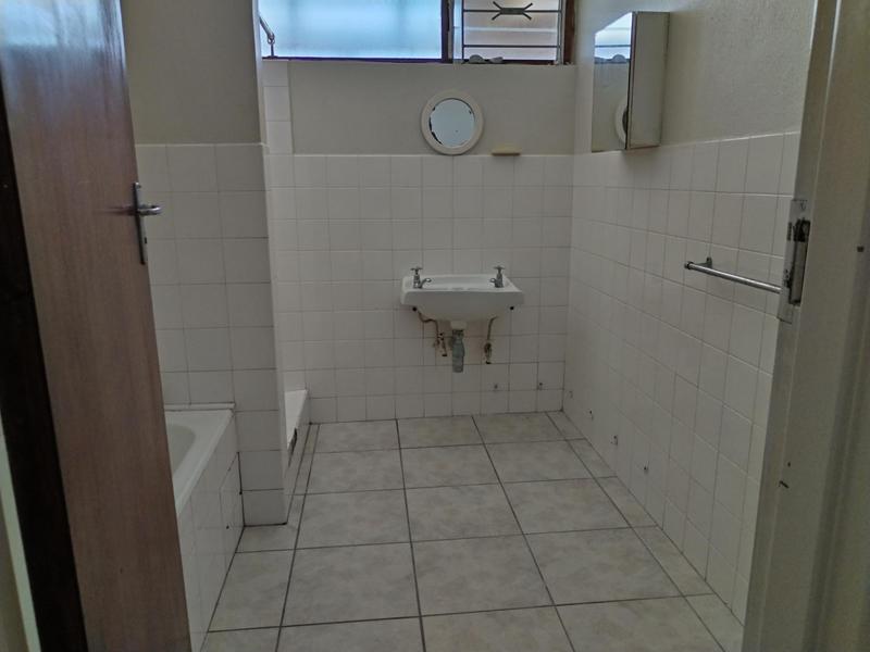 To Let 2 Bedroom Property for Rent in Amanzimtoti KwaZulu-Natal