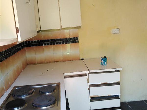 To Let 2 Bedroom Property for Rent in Umlazi KwaZulu-Natal