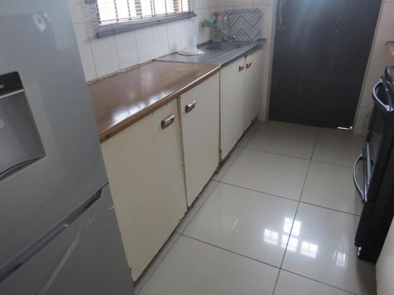 To Let 3 Bedroom Property for Rent in Umlazi KwaZulu-Natal