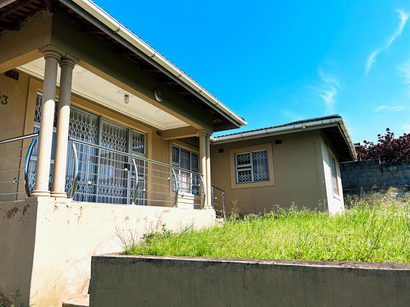 6 Bedroom Property for Sale in Avoca KwaZulu-Natal