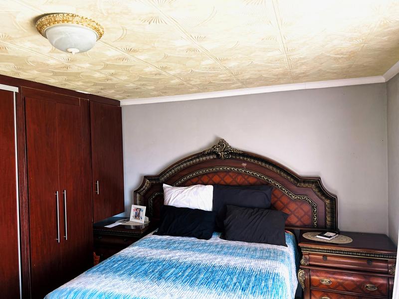 6 Bedroom Property for Sale in Avoca KwaZulu-Natal