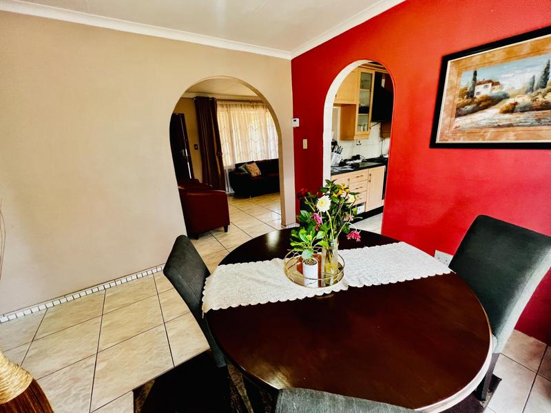 4 Bedroom Property for Sale in Newlands West KwaZulu-Natal