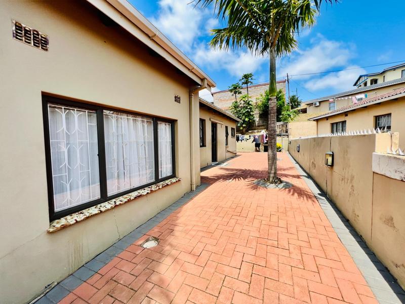 4 Bedroom Property for Sale in Newlands West KwaZulu-Natal