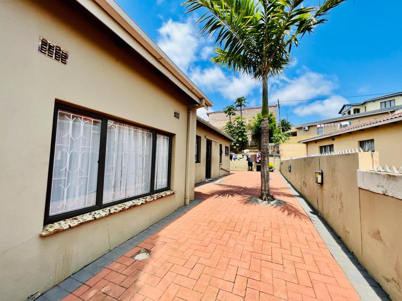 4 Bedroom Property for Sale in Newlands West KwaZulu-Natal