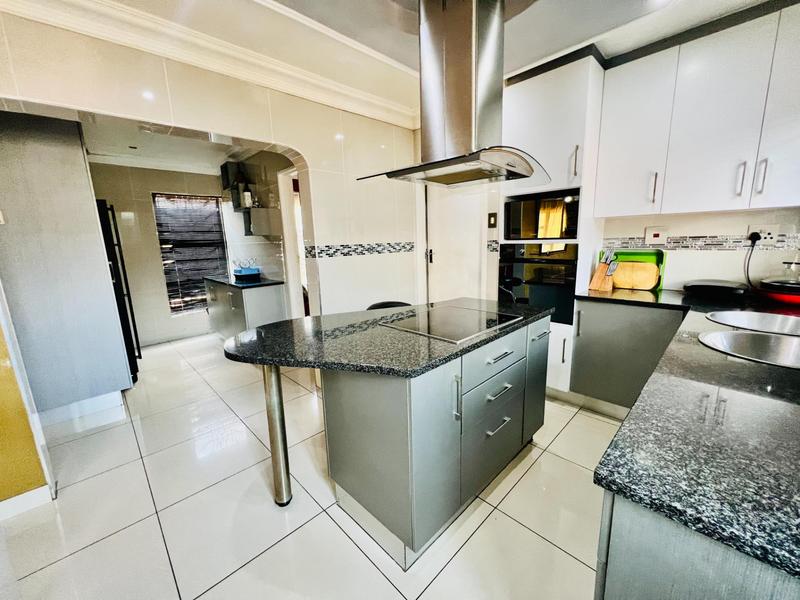 4 Bedroom Property for Sale in Newlands West KwaZulu-Natal