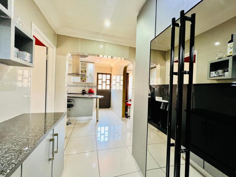 4 Bedroom Property for Sale in Newlands West KwaZulu-Natal