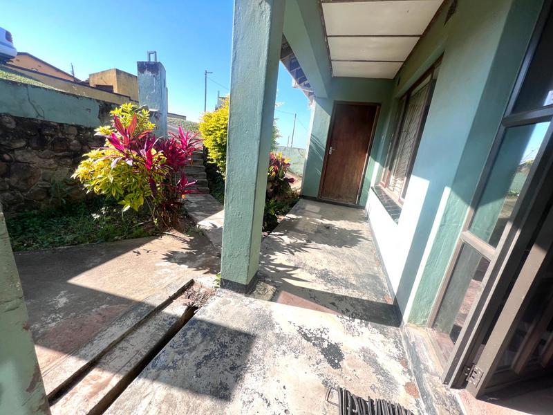 5 Bedroom Property for Sale in Ntuzuma KwaZulu-Natal
