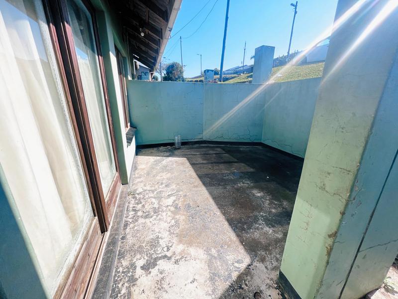 5 Bedroom Property for Sale in Ntuzuma KwaZulu-Natal