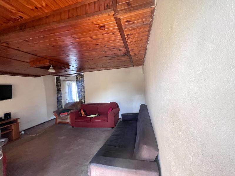 5 Bedroom Property for Sale in Ntuzuma KwaZulu-Natal