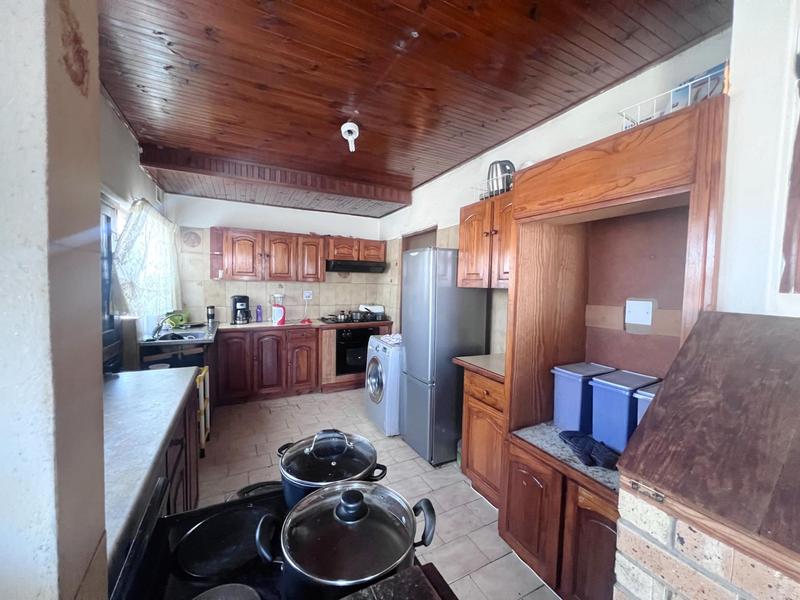 5 Bedroom Property for Sale in Ntuzuma KwaZulu-Natal