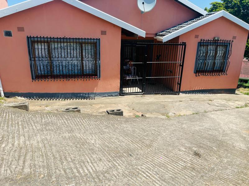 5 Bedroom Property for Sale in Umlazi KwaZulu-Natal