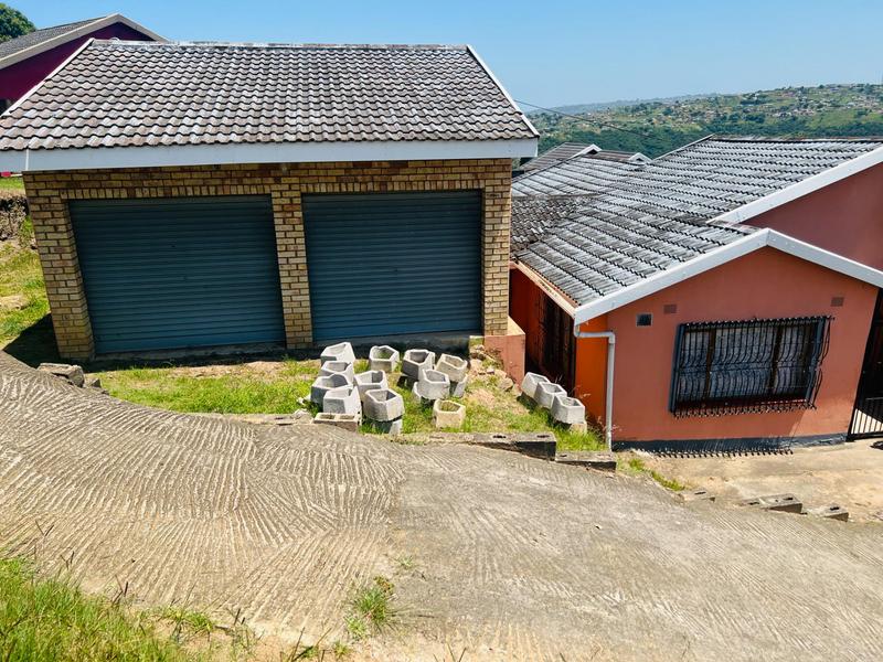 5 Bedroom Property for Sale in Umlazi KwaZulu-Natal