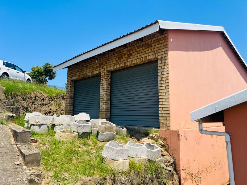 5 Bedroom Property for Sale in Umlazi KwaZulu-Natal