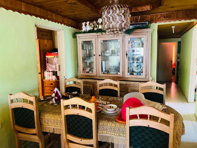 5 Bedroom Property for Sale in Umlazi KwaZulu-Natal